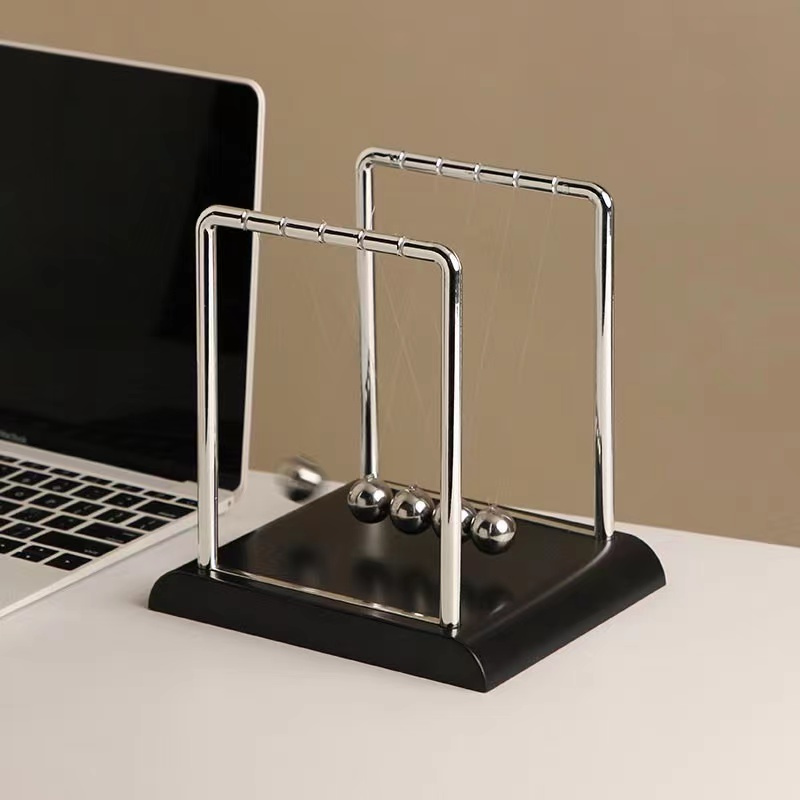 Sfere di equilibrio a pendolo  - Newton Cradle Large recensione e prezzo