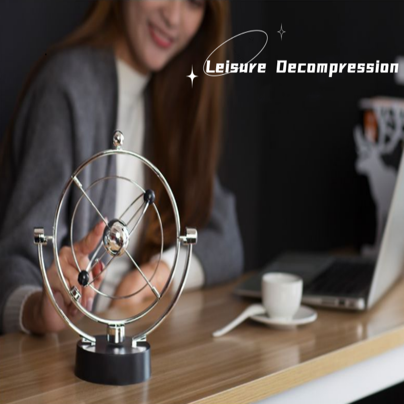 Otnamento orbitale celeste Orn - Newton Cradle Large recensione e prezzo