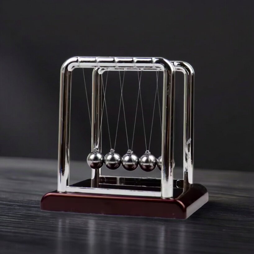 Culla di Newton, Pendolo a Sfe - Newton Cradle Large recensione e prezzo
